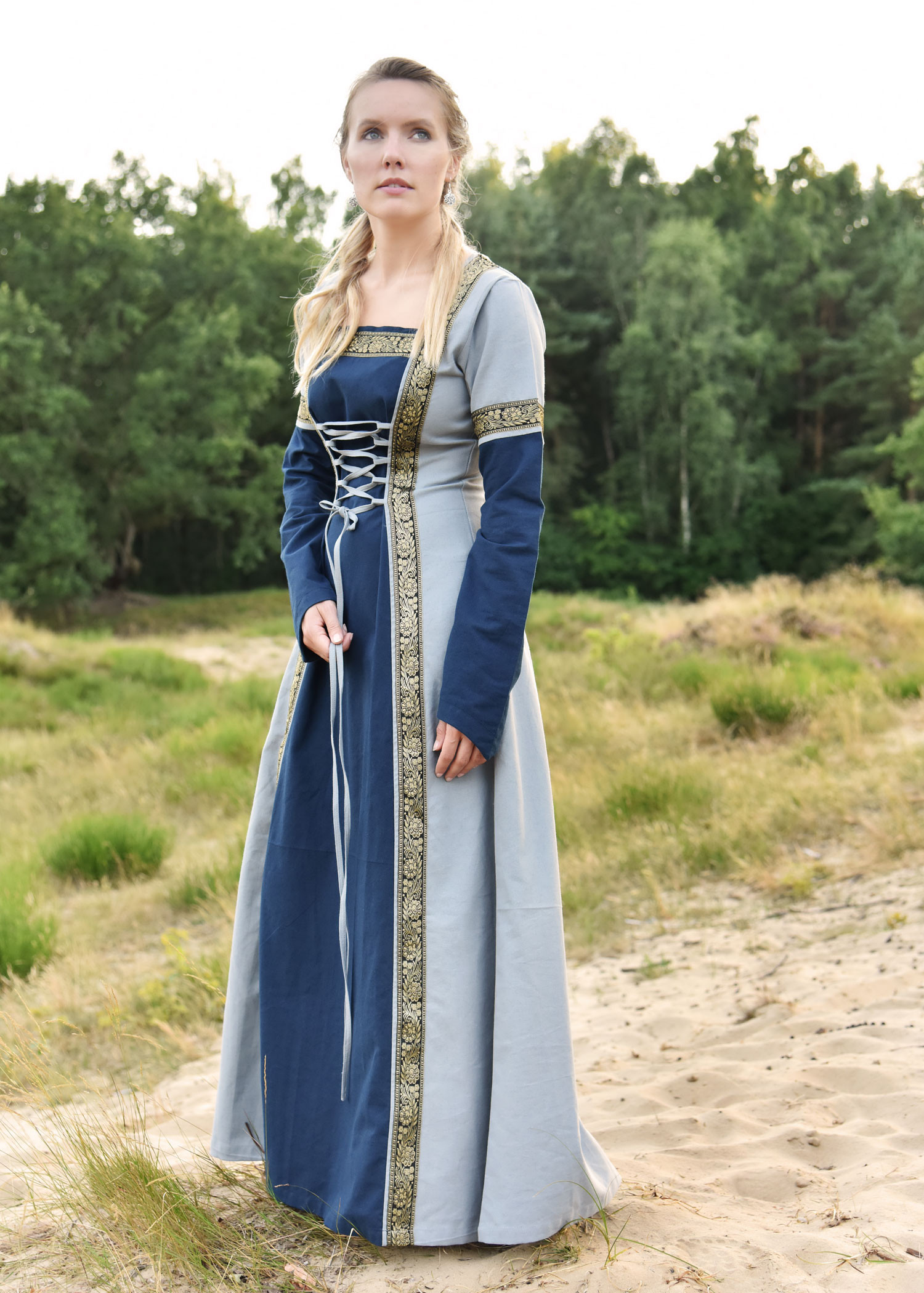 Vestido Medieval Leonor en azul gris 1737740152